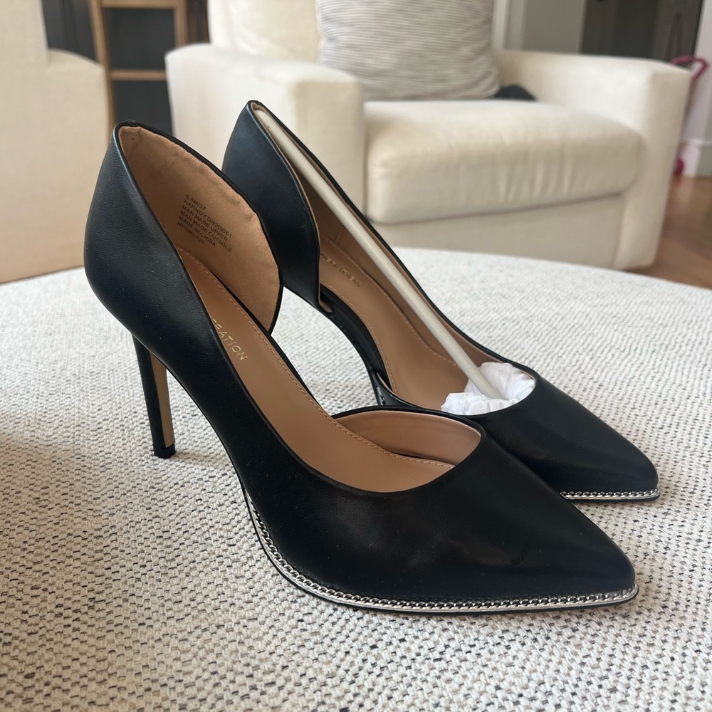 BCBG black pumps Never been worn!